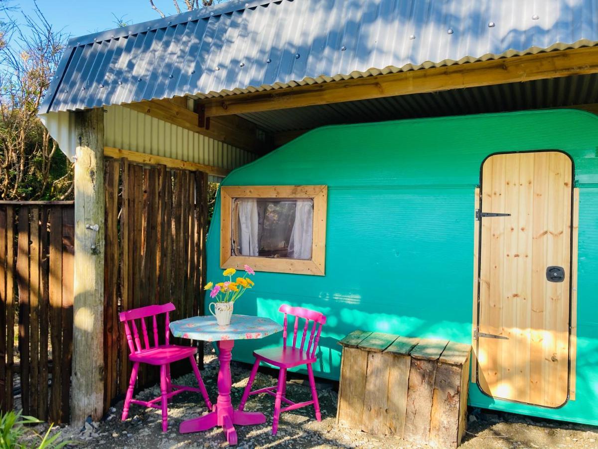 فندق Retro Caravans At Valentia Island Escape Chapeltown المظهر الخارجي الصورة