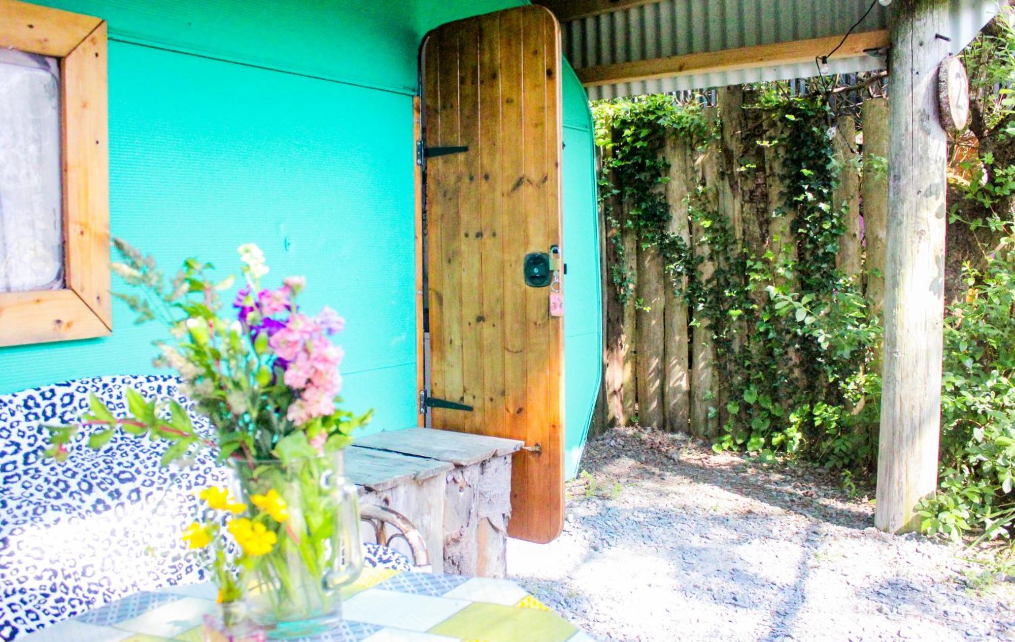 فندق Retro Caravans At Valentia Island Escape Chapeltown المظهر الخارجي الصورة